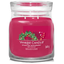 Sparkling Winterberry Signature Candle 567.0g