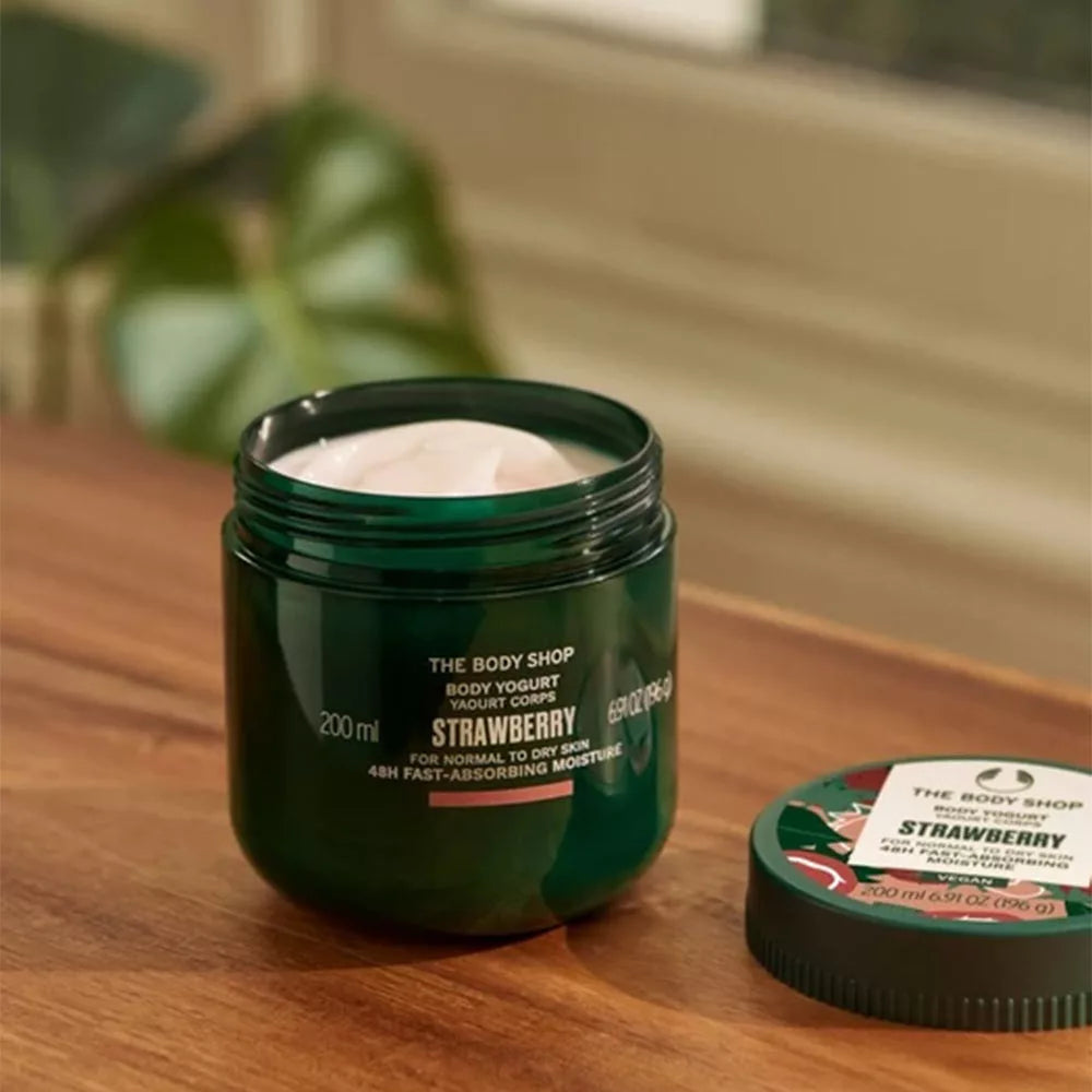 The Body Shop Strawberry Body Yogurt (200 ml, Strawberry)