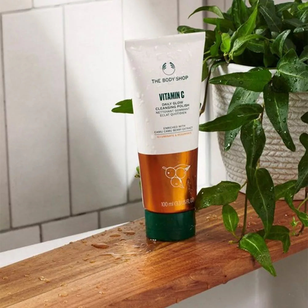 The Body Shop Vitamin C Glow Cleansing Polish (100 ml)