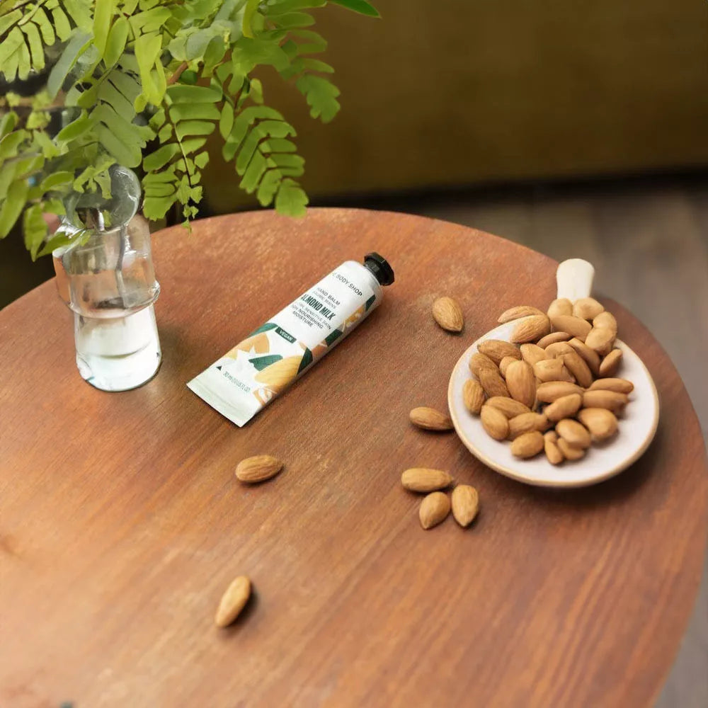 The Body Shop Almond Milk Hand Cream (30 ml)